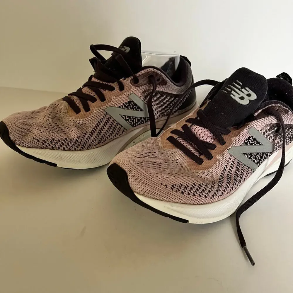 NEW BALANCE 870 Running, lightweight Pink/Plum Color Sneakers, Women’s size 9